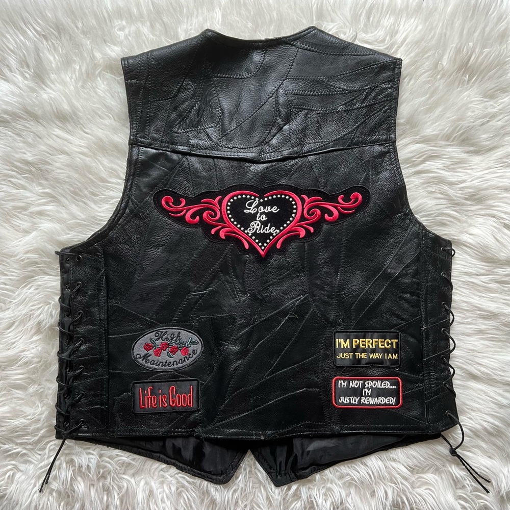🌿SOLD🌿 Diamond Plate Rock Design Genuine Leather Vest Motorcycle Jacket 🏍️ - Picture 3 of 9